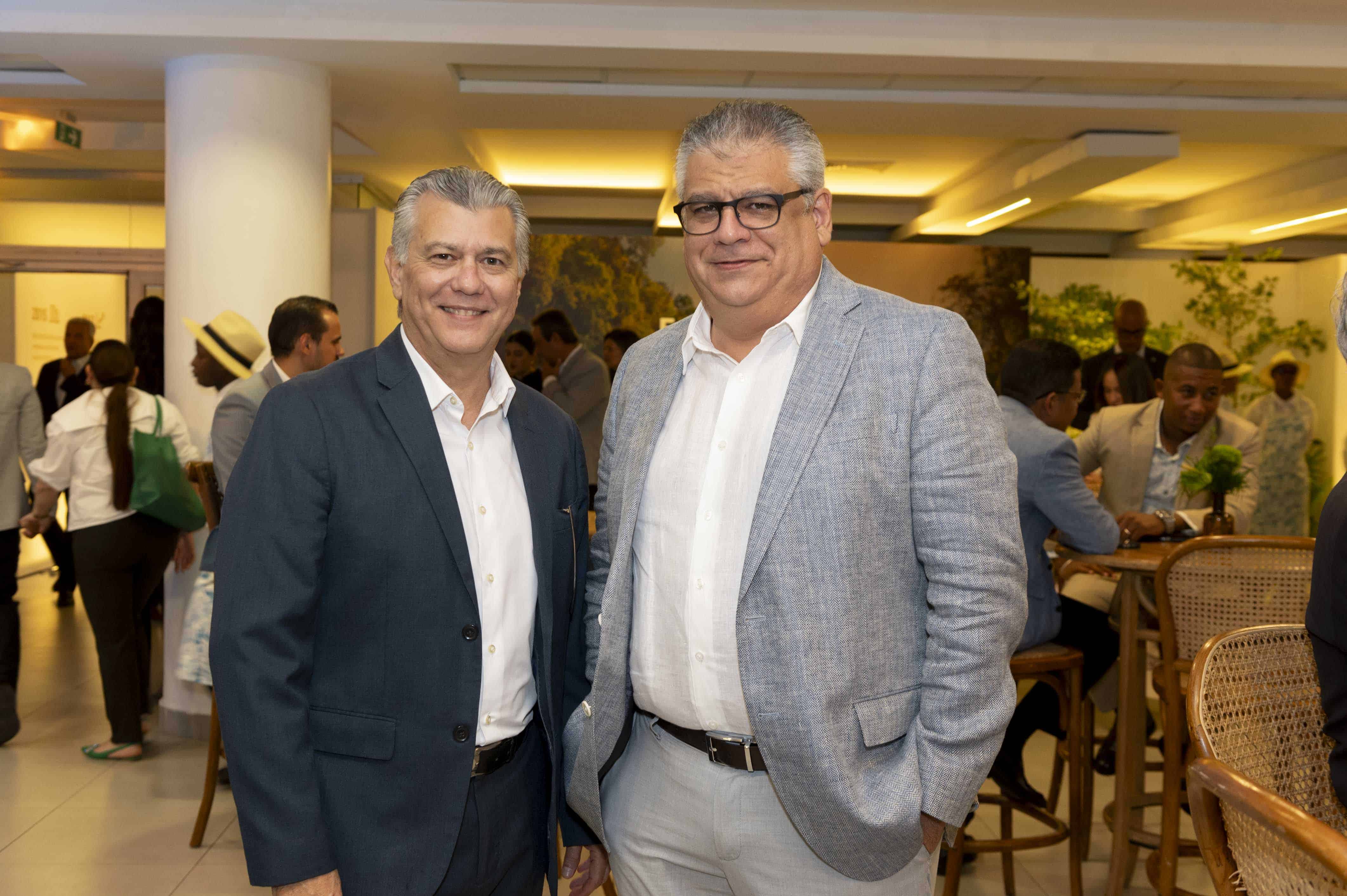 Rafael Oller Sans y José Sanoja Rizek.