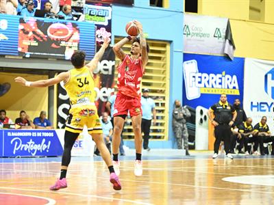 Baloncesto: Anderson García logra un triple doble en Moca