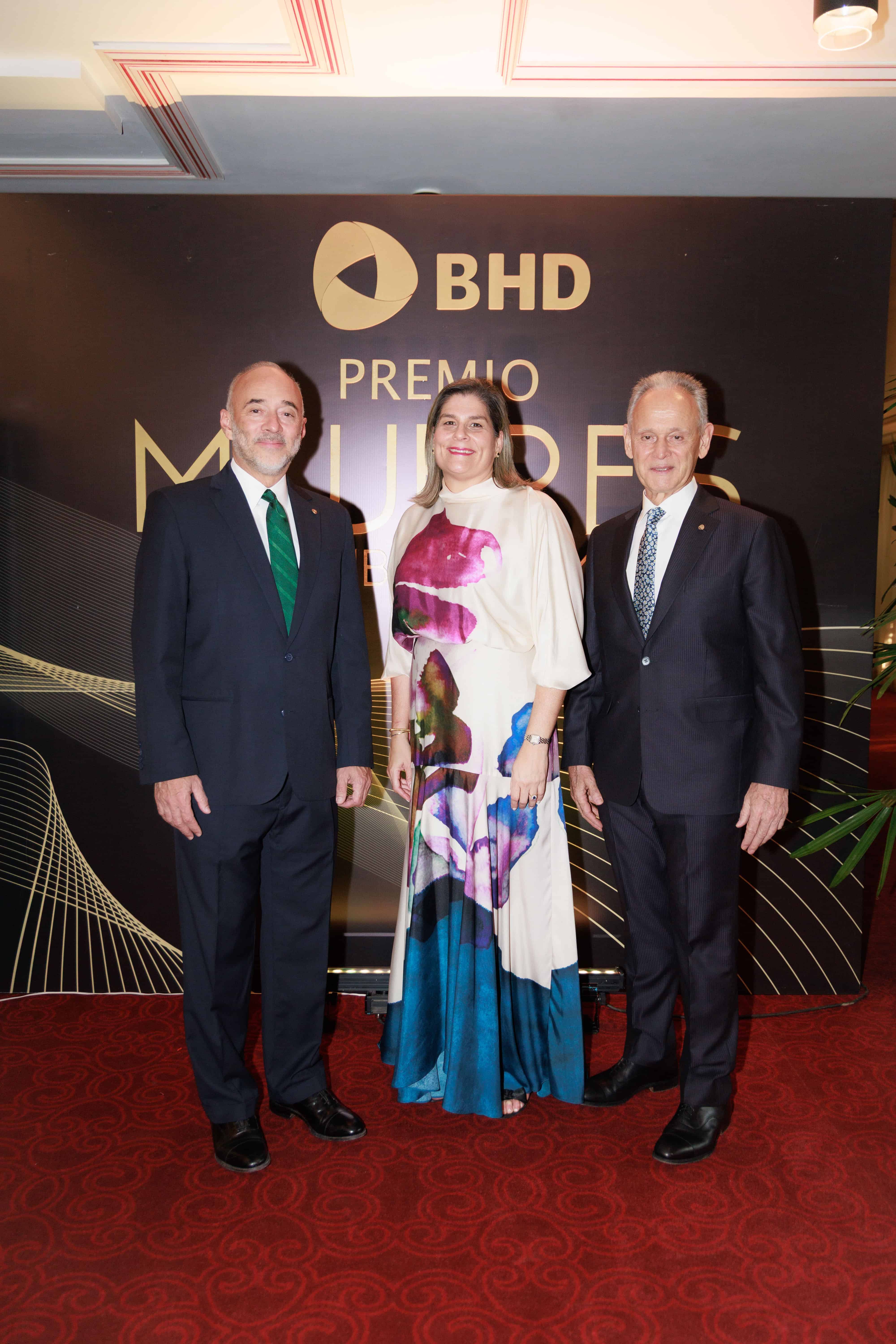 Fidelio Arturo Despradel, Vera Jiménez y José Luis Alonzo.