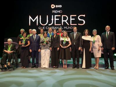 BHD premian a 11 mujeres por cambiar el mundo