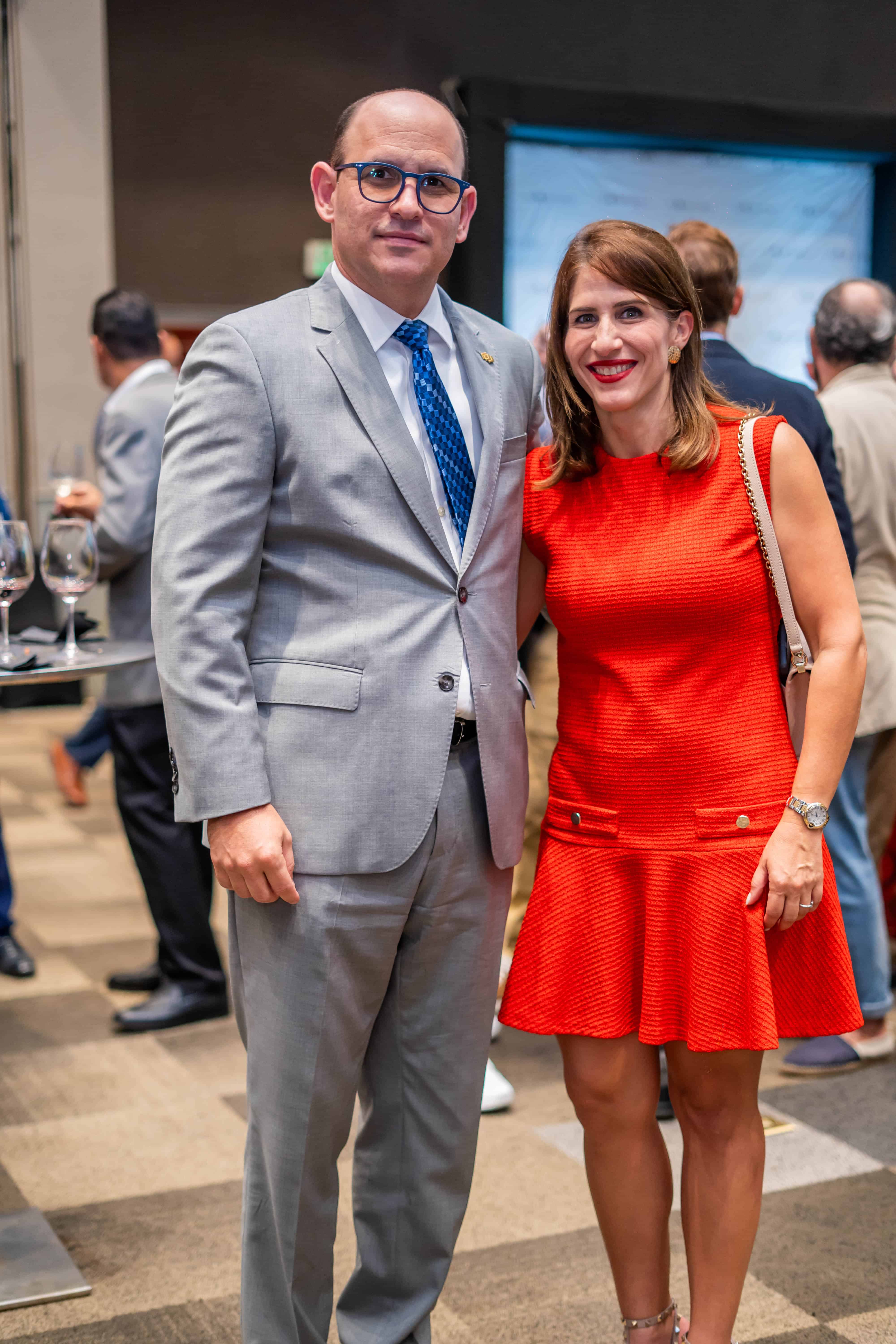 Edgar Iván Del Toro y Ana de Del Toro.