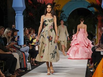 Celebrarán 60 aniversario de Oscar de la Renta en la Ciudad Colonial