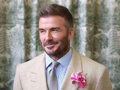 David Beckham condecorado por el rey Carlos III