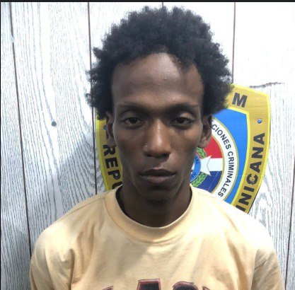 Dos hombres mueren tras presunto enfrentamiento con la policía en Las Caobas, SDO