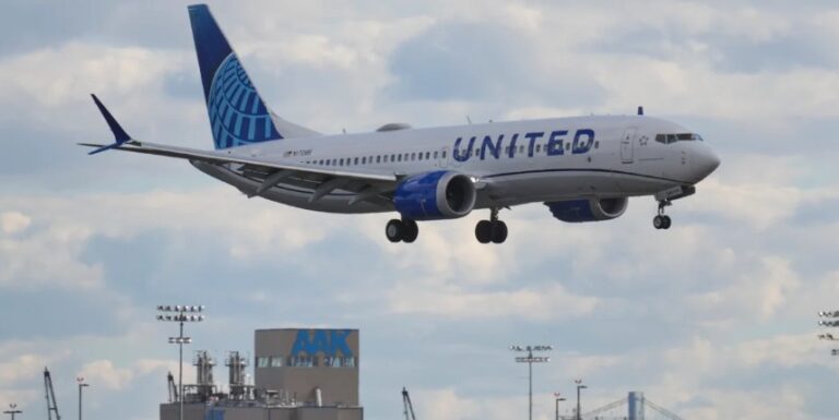 EE. UU. levanta orden de reducción de vuelos, aerolíneas reanudarán itinerarios regulares