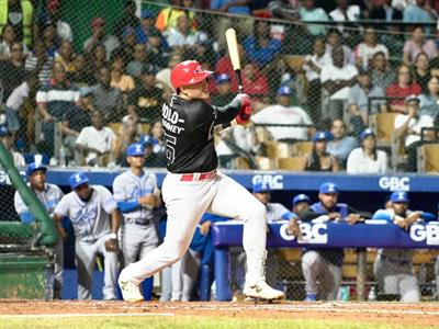 Escogido gana 4-1, el primero de doble juego contra los Gigantes