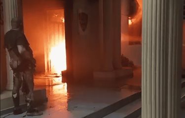 Explosión en la gobernación y cuartel policial de Santiago Rodríguez deja varios agentes heridos