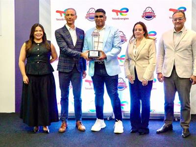 Félix José: recibe homenaje de la premiación