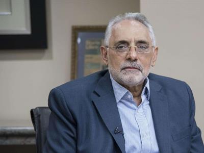 Gracias a Vitelio Mejía y Satosky Terrero por el pase especial