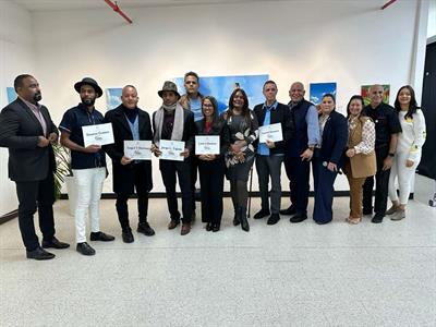 Inaguran exposición fotográfica “Sal del patio” en Nueva York