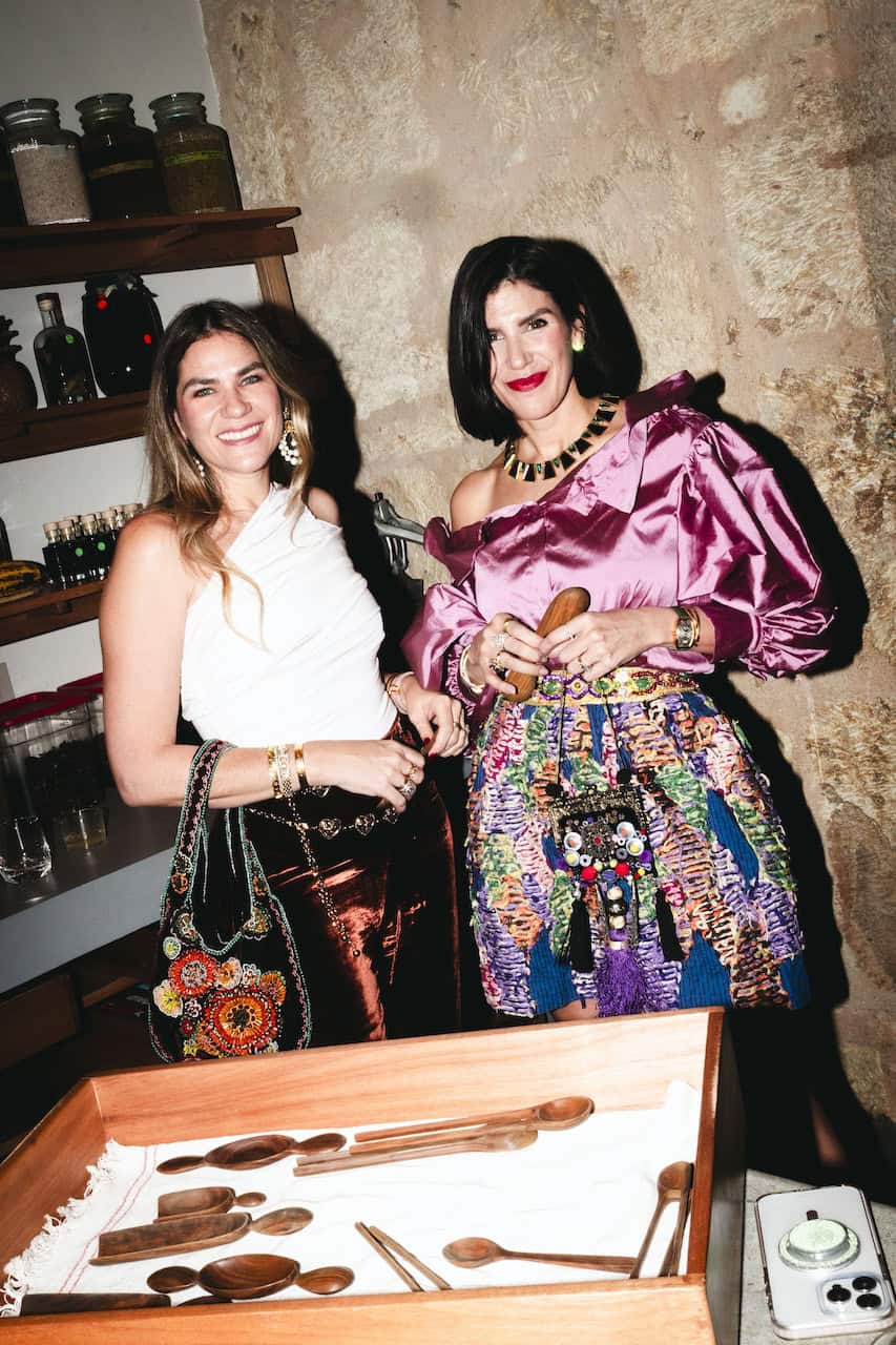 Michéle Jiménez y Crystal Jiménez.