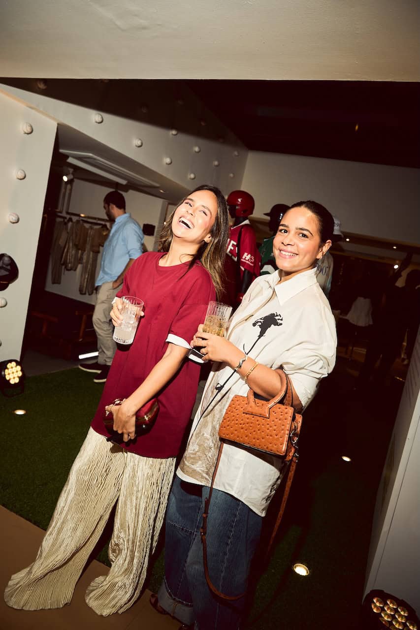 Dhayra Herna´ndez y Mari´a Jose´ Espaillat.