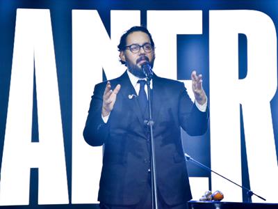 Manerra triunfa en un show vibrante y emotivo