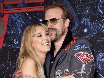 Millie Bobby Brown denuncia a David Harbour por acoso