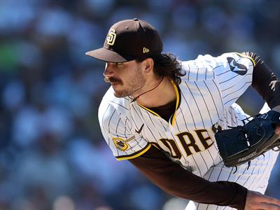 MLB: Dylan Cease acuerda con Toronto por siete años y 210 millones