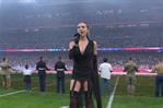 La dominicana Karina Pasián canta himno de EE. UU. en el primer partido de la NFL en España