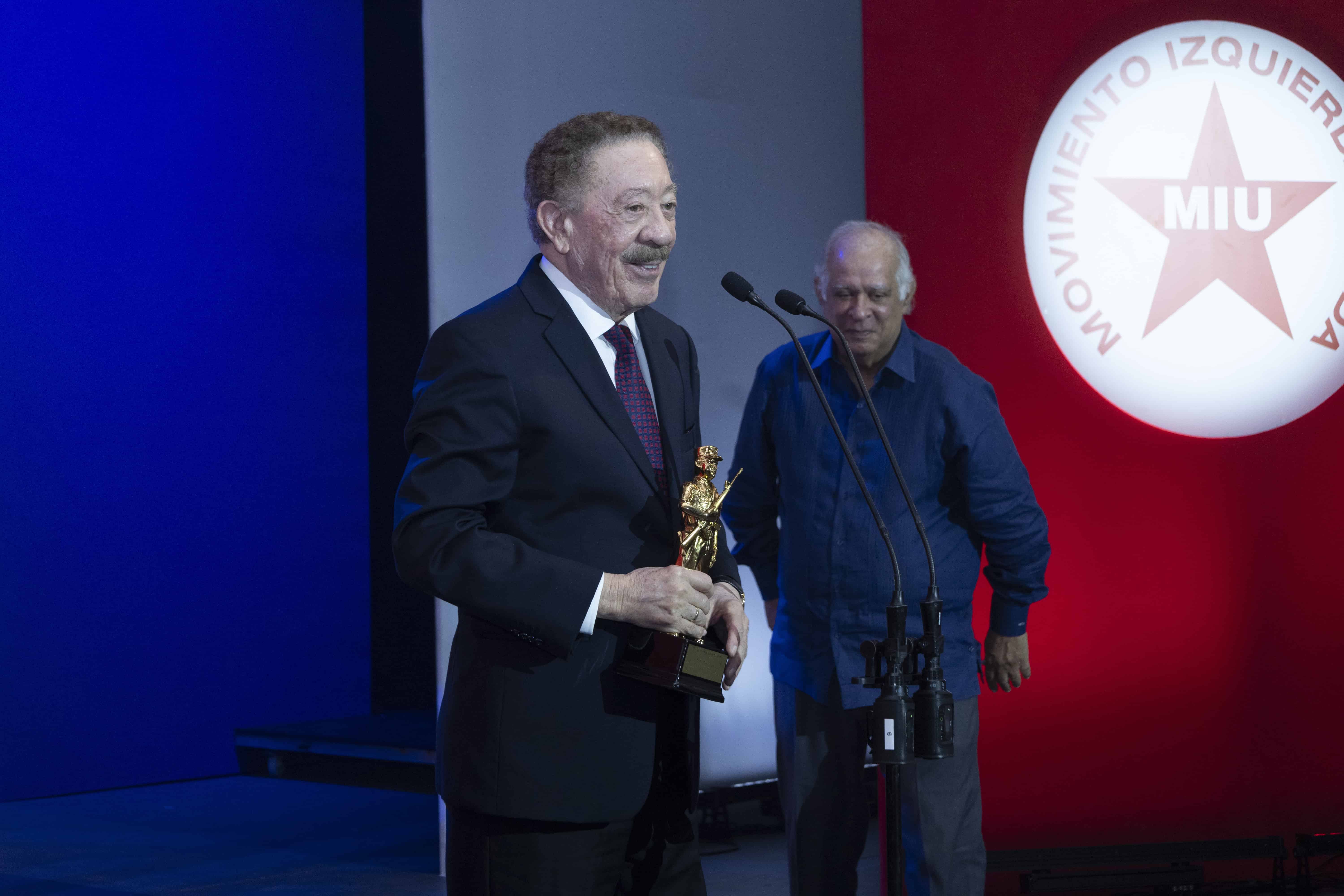Héctor Díaz Polanco ofreció unas palabras al público tras recibir el galardón.