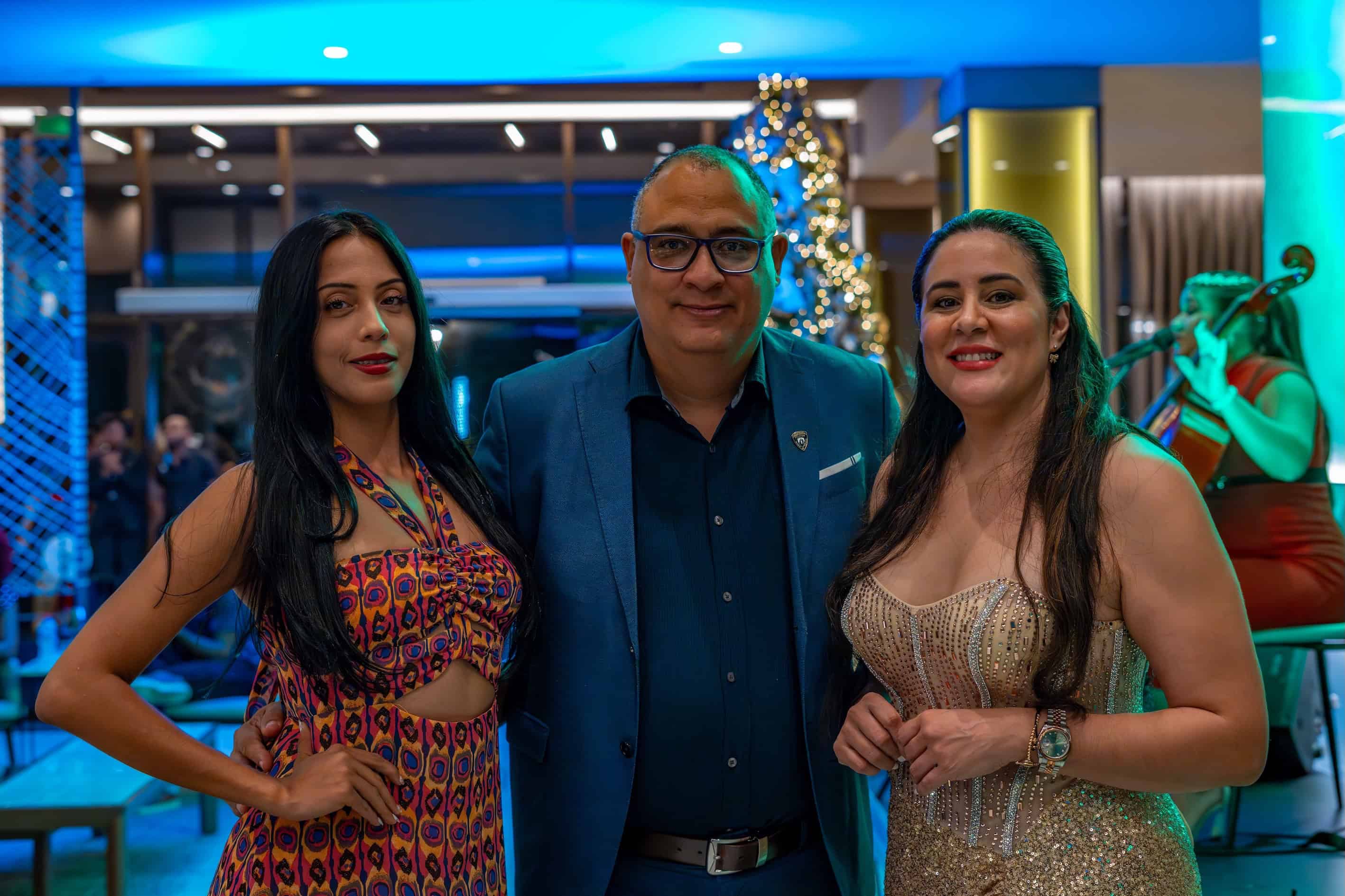 Dayli Albuez, Ángel Fernández y Nicole Valentina.