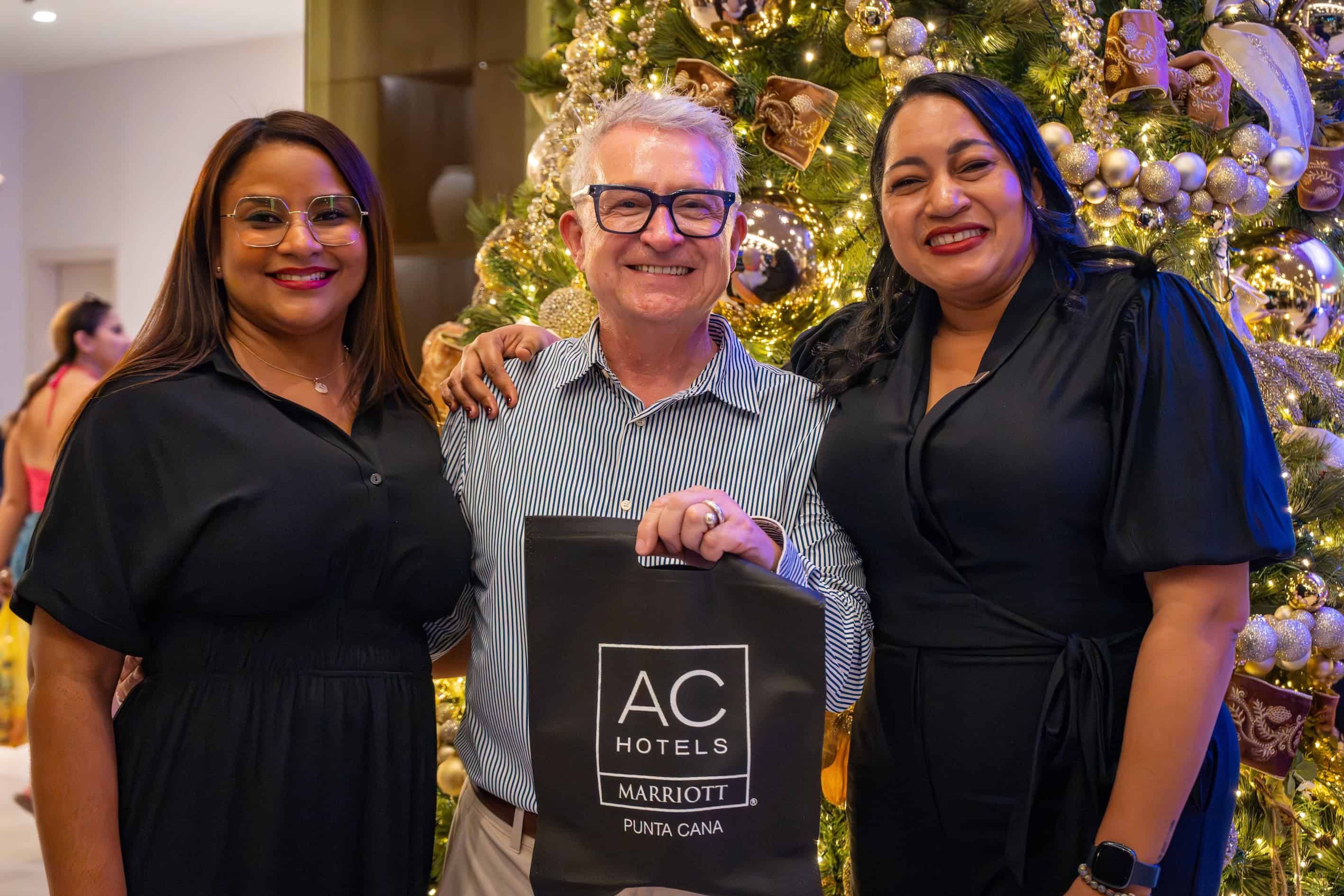 Alba Matos, Mark Jordan e Ingrid Cedano.