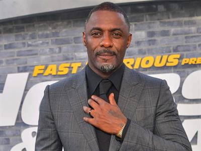 Actor Idris Elba, galardonado con el título de 'caballero'