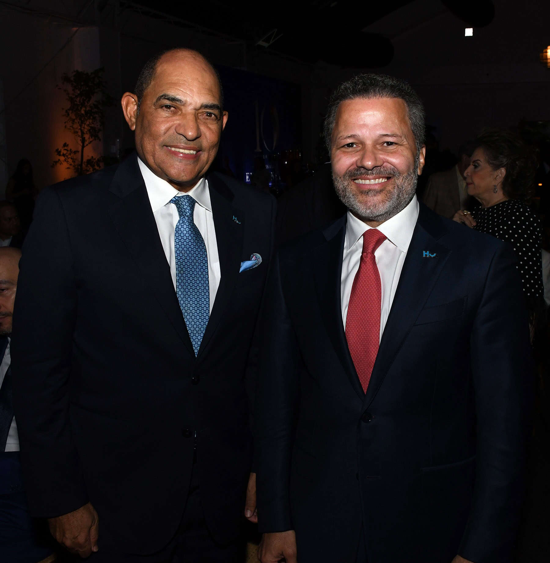  José Zapata y Eduardo A. Cruz