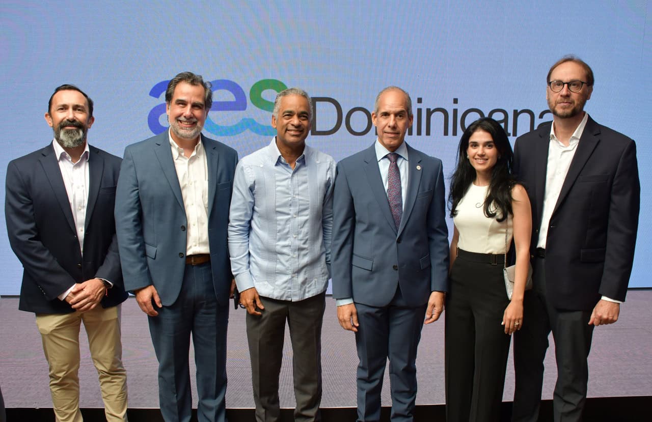 Martín Navarro, Manuel Cabral, Joel Santos, Edwin De los Santos, Carola Lama y Miguel Guerra.