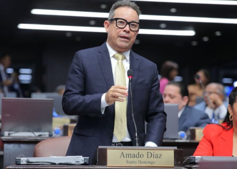 Amado Díaz dice en gobiernos PLD abundaron denuncias de corrupción, pero se taparon