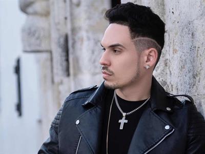 Angelo Perrone es galardonado como "Artista Tropical del Año"