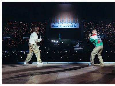 Bad Bunny y J Balvin sellan su reconciliación en concierto