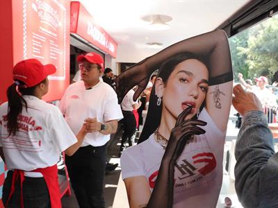 Dua Lipa fusiona su imagen con el taco mexicano