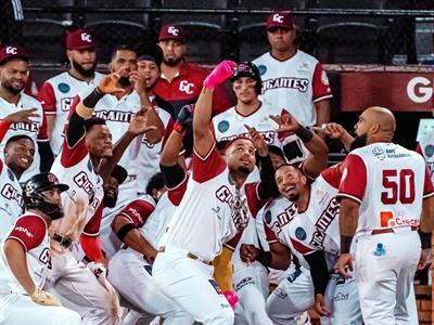 Gigantes clasifican, despiden al Licey de la semifinal al ganarle 5-3