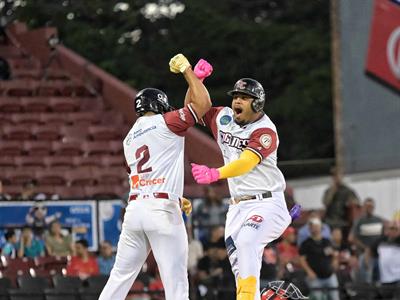 Gigantes frenan racha de Leones y siguen esperanzados en clasificar