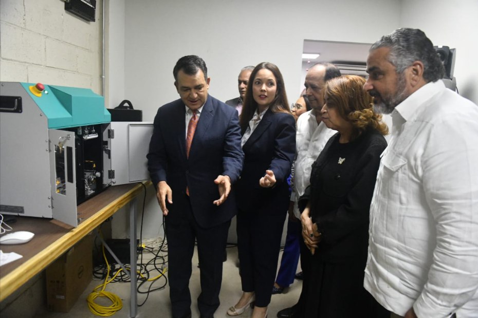 JCE inicia calibración de máquinas que imprimirán la nueva cédula