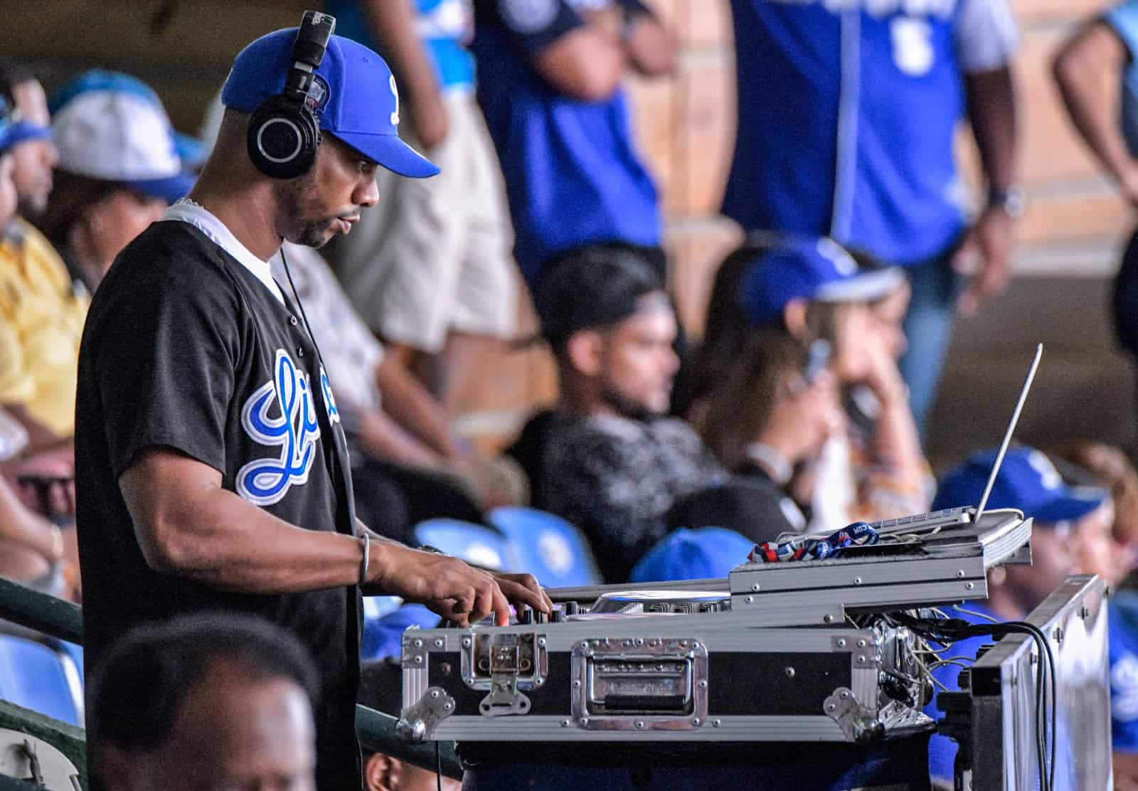 Ramón Taveras (Nítido en el Nintendo), disc-jockey de los Tigres del Licey.