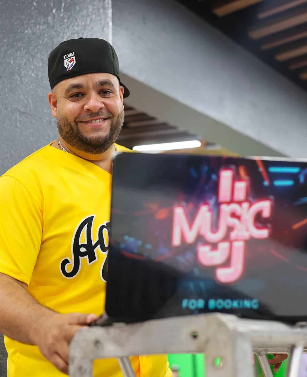 Juan José Pérez (JJ Music), disc-jockey de las Águilas Cibaeñas.