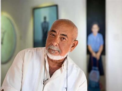 Leonardo Padura recibe doctorado honoris causa en Guadalajara