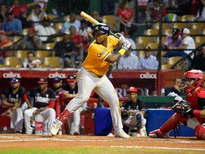 LIDOM: Águilas vencen a Leones y llegan a 30 triunfos en la campaña