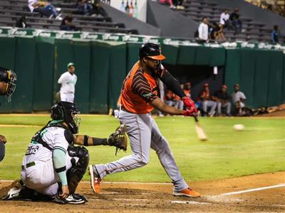 LIDOM: Los Toros del Este maltratan el pitcheo de las Estrellas