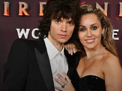 Miley Cyrus compromiso con Maxx Morando tras cuatro años de relación
