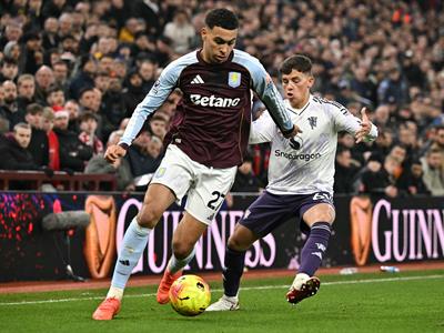Premier League: Aston Villa gana al Manchester United y consolida