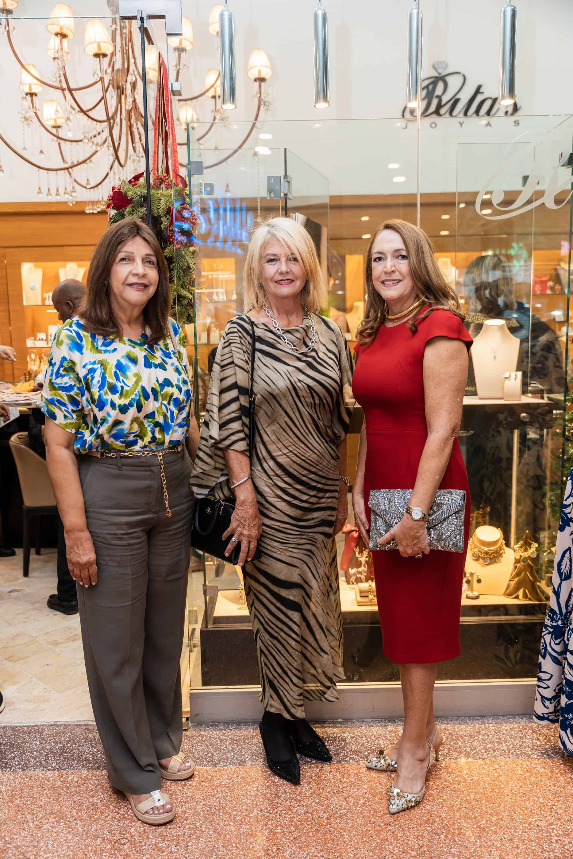 Altagracia Mariñez, Marga Pardo Gamundi y Miguelina Abreu.