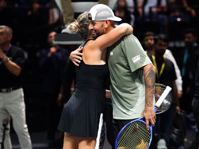 Tenis: Kyrgios gana a Sabalenka en su "Batalla de los Sexos" en Dubái