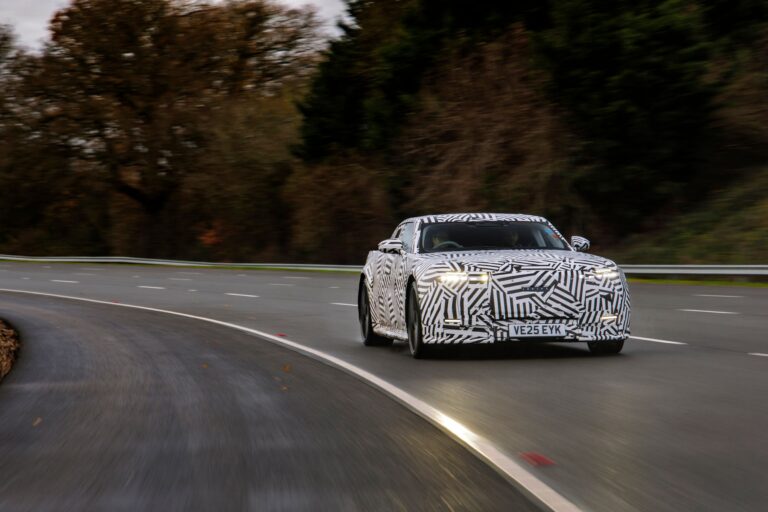 Todo en el Jaguar Type 00 es controvertido, pero su velocidad es incuestionable